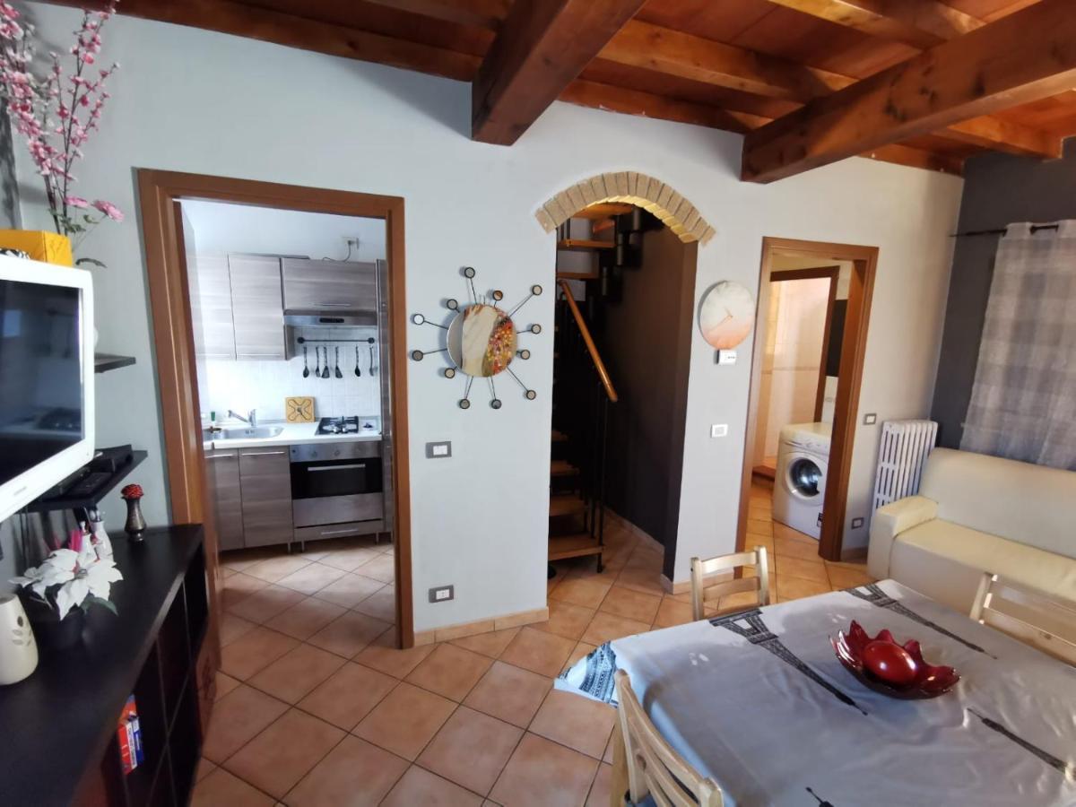 Apartment In The City Center With Self Check-In Parma Esterno foto