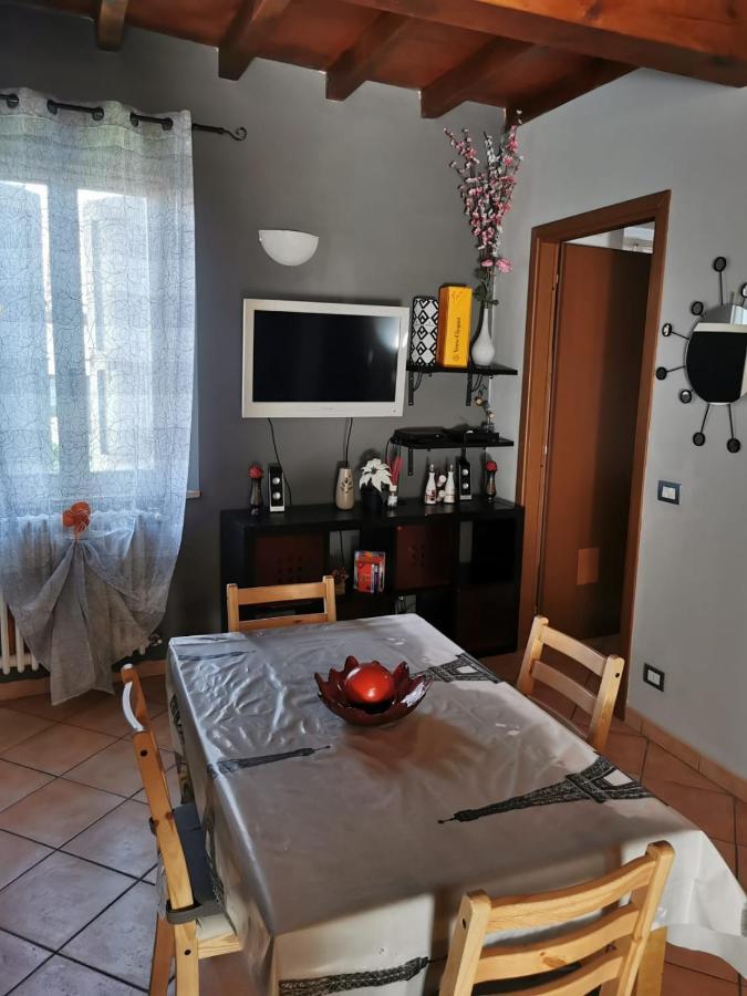 Apartment In The City Center With Self Check-In Parma Esterno foto