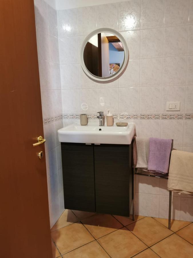 Apartment In The City Center With Self Check-In Parma Esterno foto