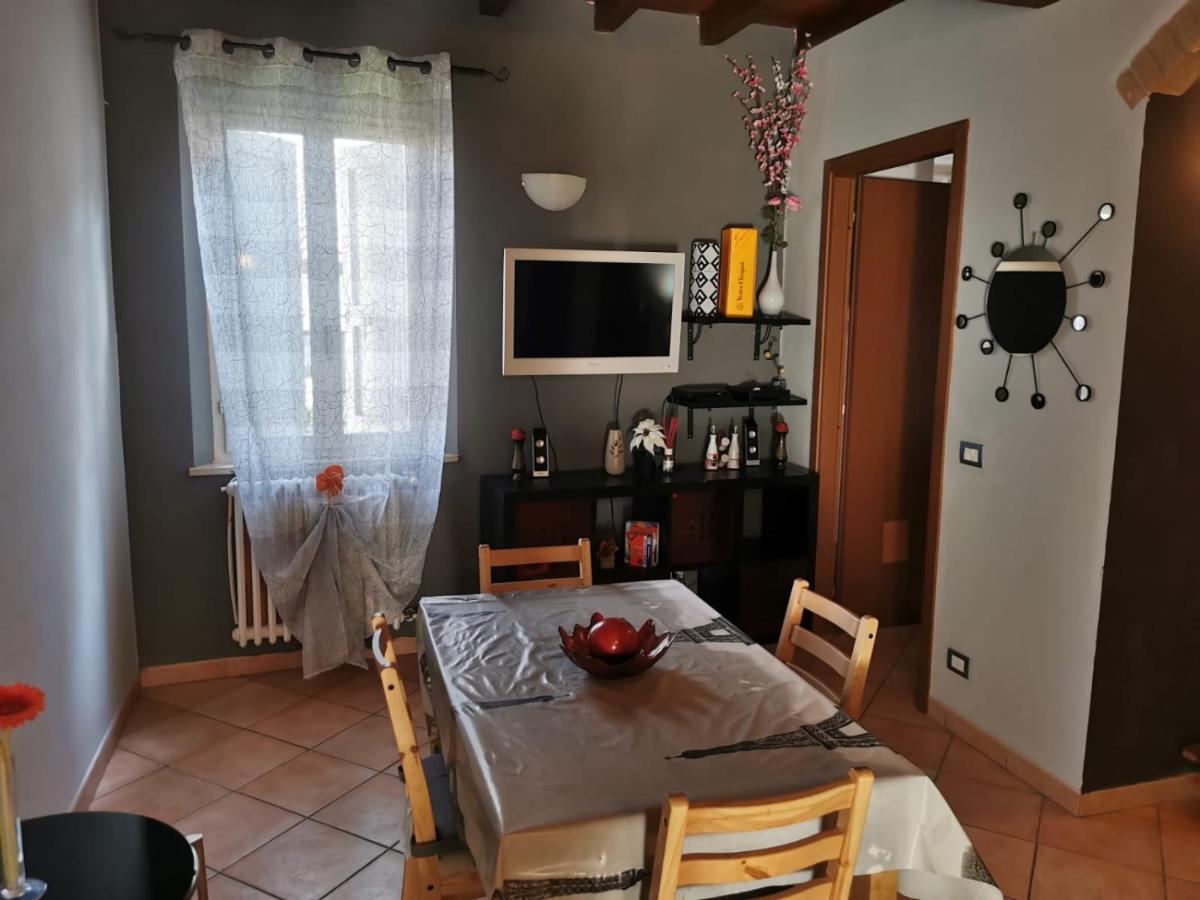 Apartment In The City Center With Self Check-In Parma Esterno foto